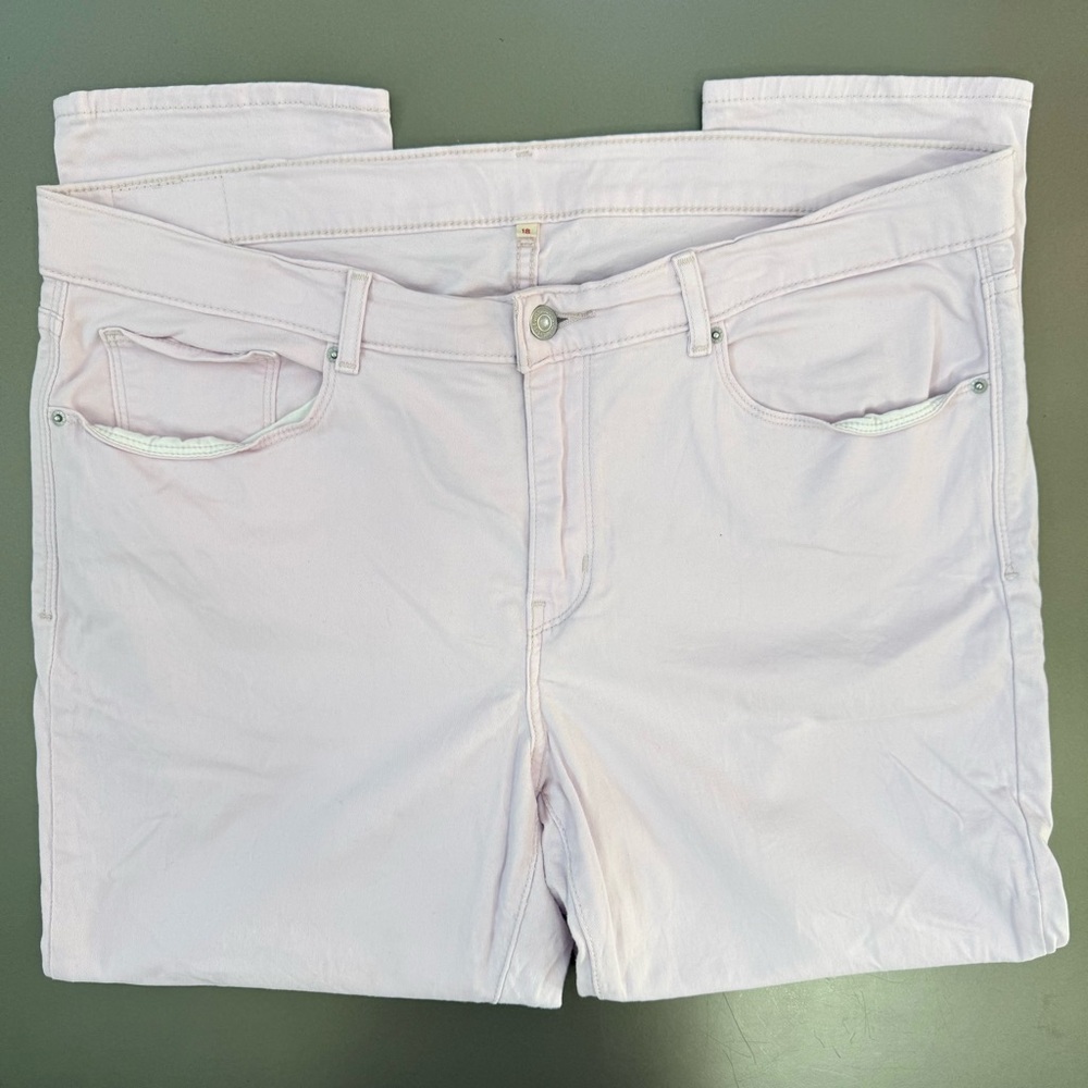 Levi’s Women's Light Pink Jeans - Size 18